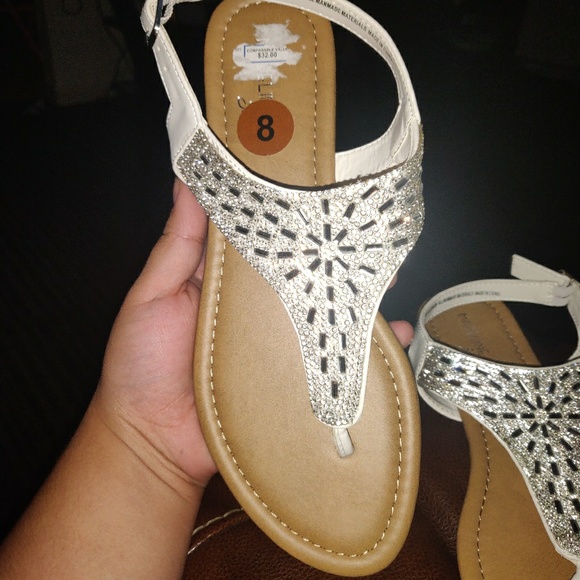 Size 8 Sandals - Picture 4 of 5